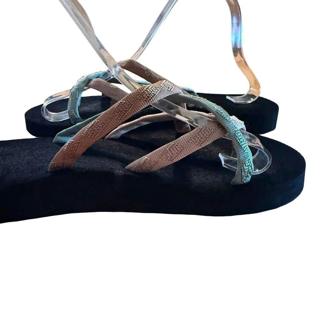 Teva Olowahu Flip Flops Thongs Sandals Slides Beach Vacation Sporty Slip On sz 8